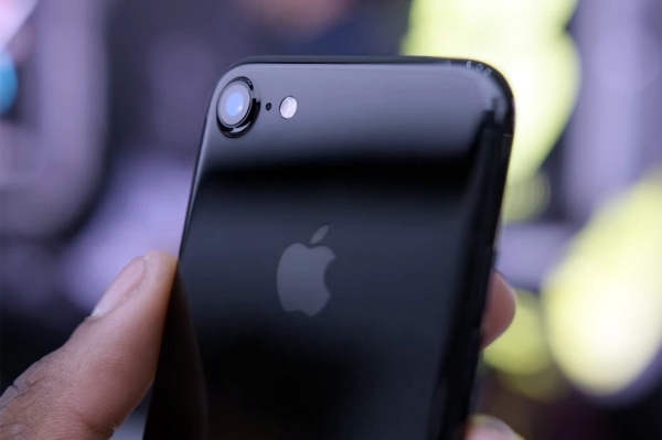 谁说iPhone 7缺乏新意卖不动？啪啪打脸